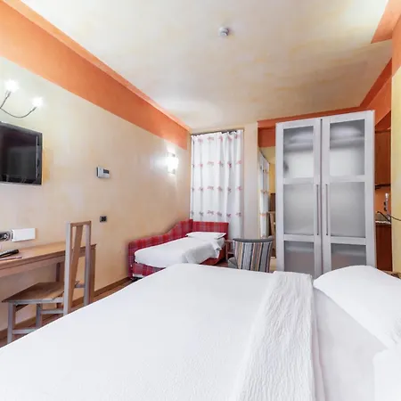 Hotiday Discovery - Отель