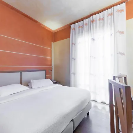 Hotiday Discovery - 4*