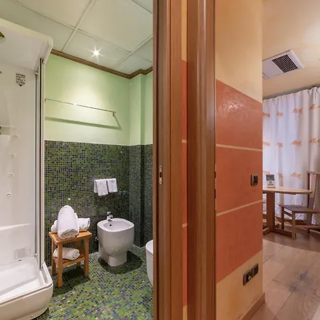 Hotiday Discovery - Отель 4*