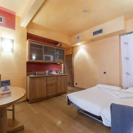 Hotiday Discovery - Отель