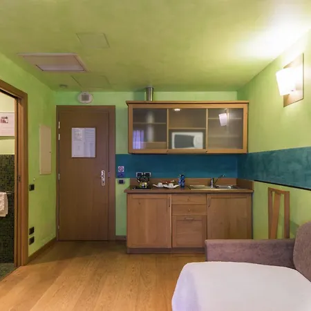 Hotiday Discovery - 4*