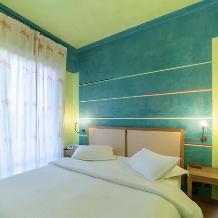 Hotiday Discovery - Отель