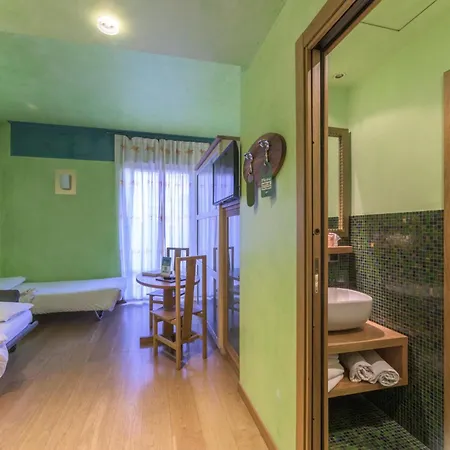 Hotiday Discovery - Отель