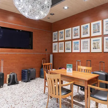 Ξενοδοχείο Hotiday Discovery - 4*